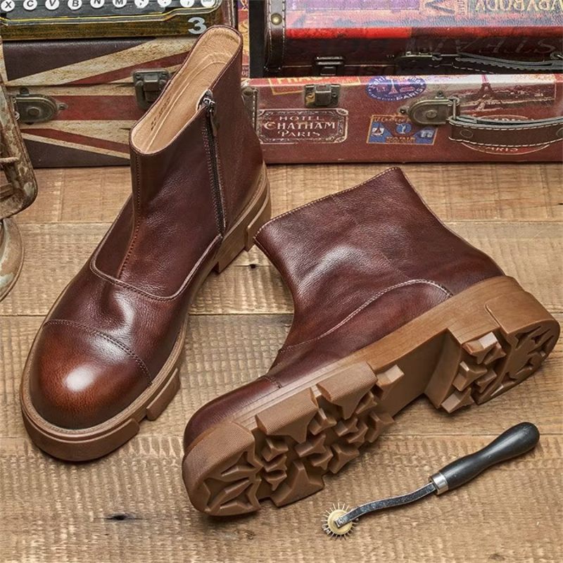 Botki Męskie Eleganckie Wsuwane Ze Skóry Bydlęcej Nabijane Ćwiekami - Kawa