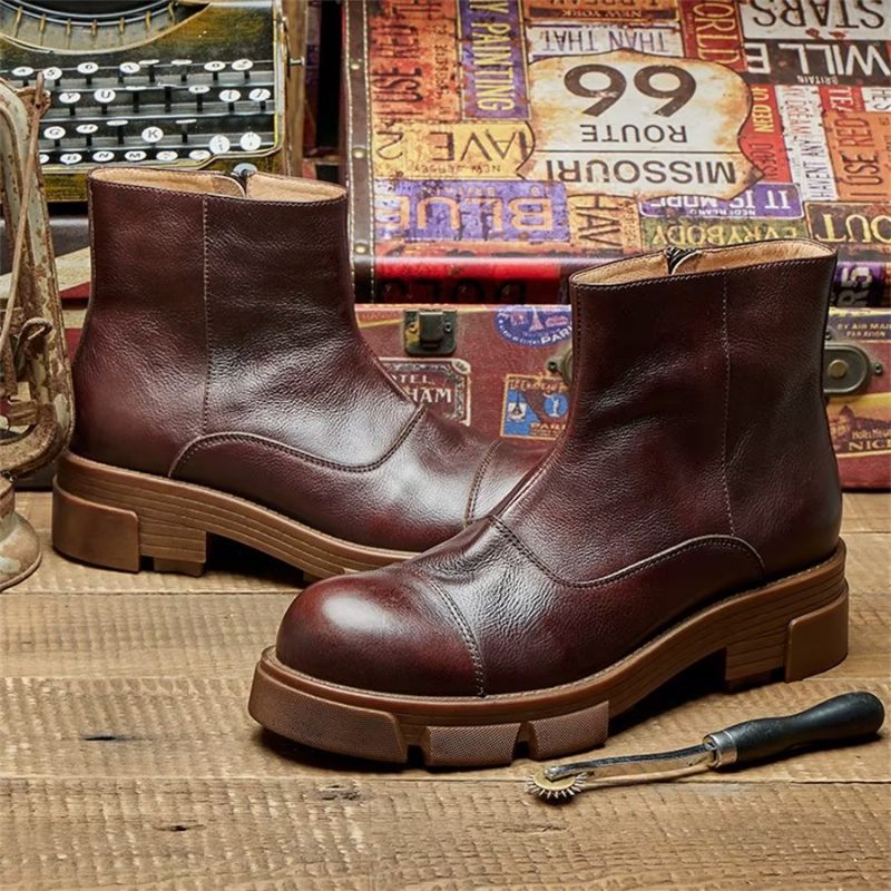 Botki Męskie Eleganckie Wsuwane Ze Skóry Bydlęcej Nabijane Ćwiekami - Kawa